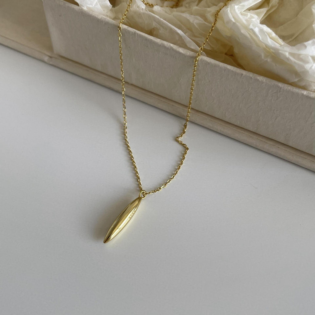 Elegant Double-Pointed Sterling Silver Necklace – Timeless Minimalist Jewelry