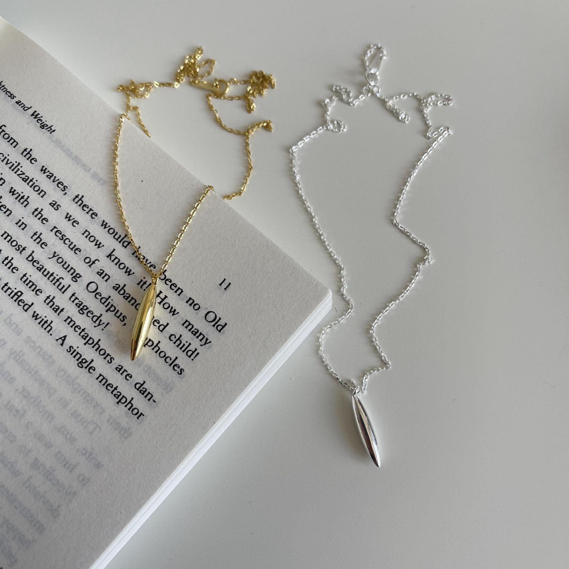 Elegant Double-Pointed Sterling Silver Necklace – Timeless Minimalist Jewelry