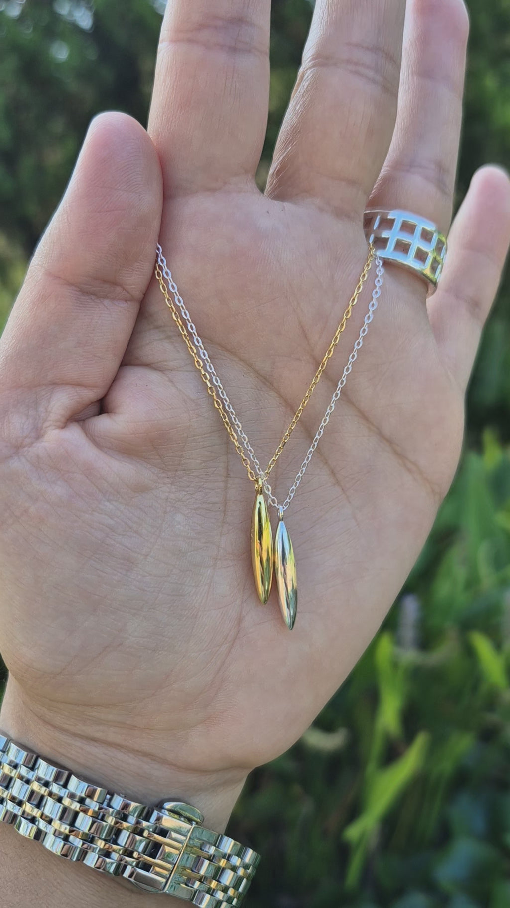 Elegant Double-Pointed Sterling Silver Necklace – Timeless Minimalist Jewelry