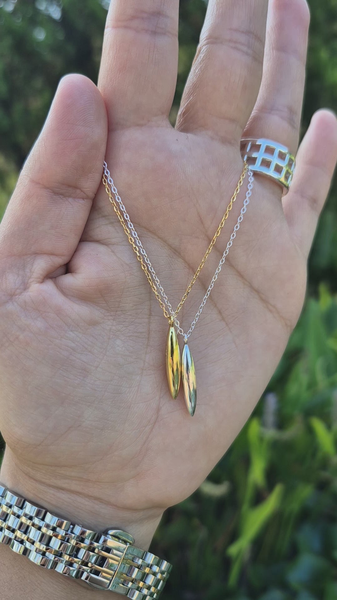 Elegant Double-Pointed Sterling Silver Necklace – Timeless Minimalist Jewelry